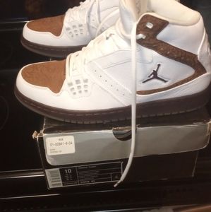 "Rare" Jordan 1 Flights